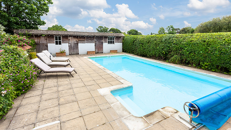 old-farm-cottage-swimming-pool