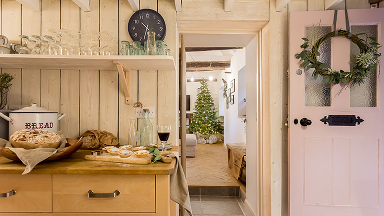 new-forest-cottage-christmas